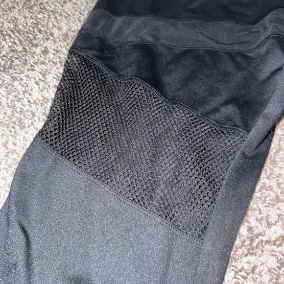NWOT Forever 21 Black Mesh Panel Leggings - Picture 2 of 4